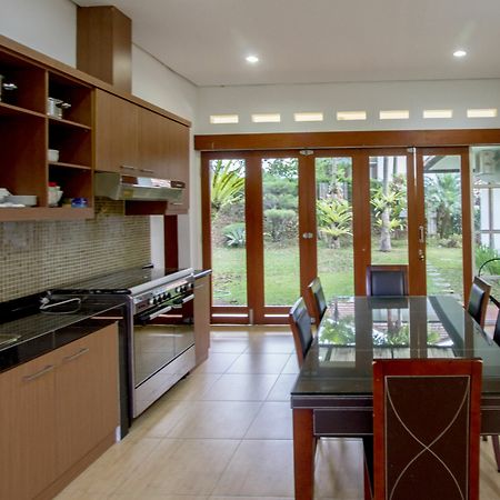 Kencana Villa Dago Бандунг Экстерьер фото