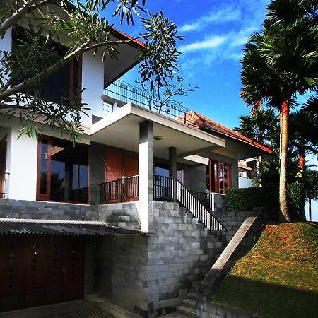 Kencana Villa Dago Бандунг Экстерьер фото