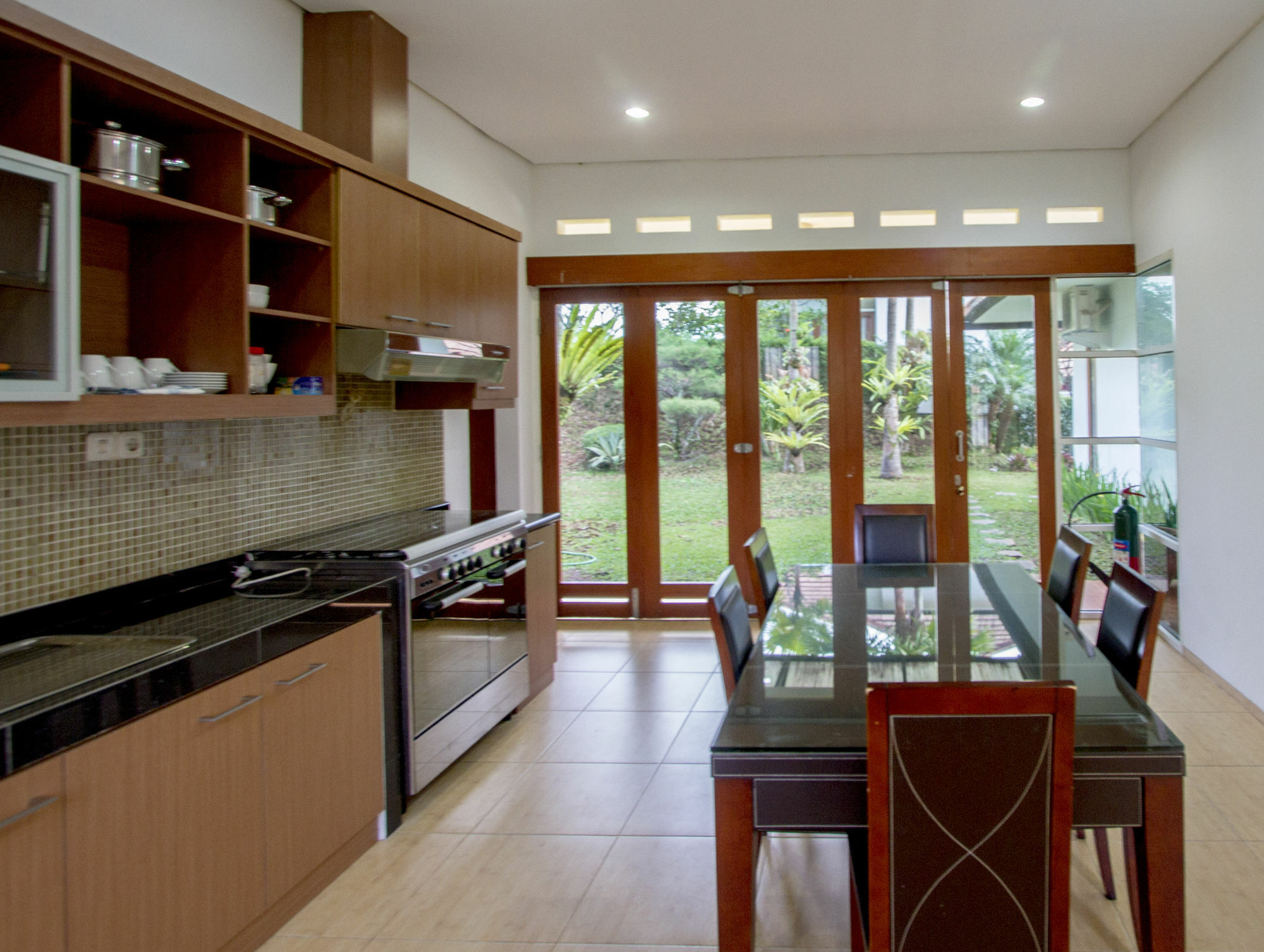 Kencana Villa Dago Бандунг Экстерьер фото